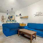 Guesthost Bright With Private Parking 토레 델레 스텔레