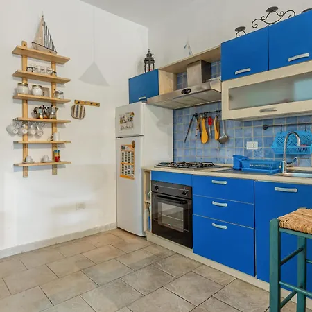 Guesthost Bright With Private Parking